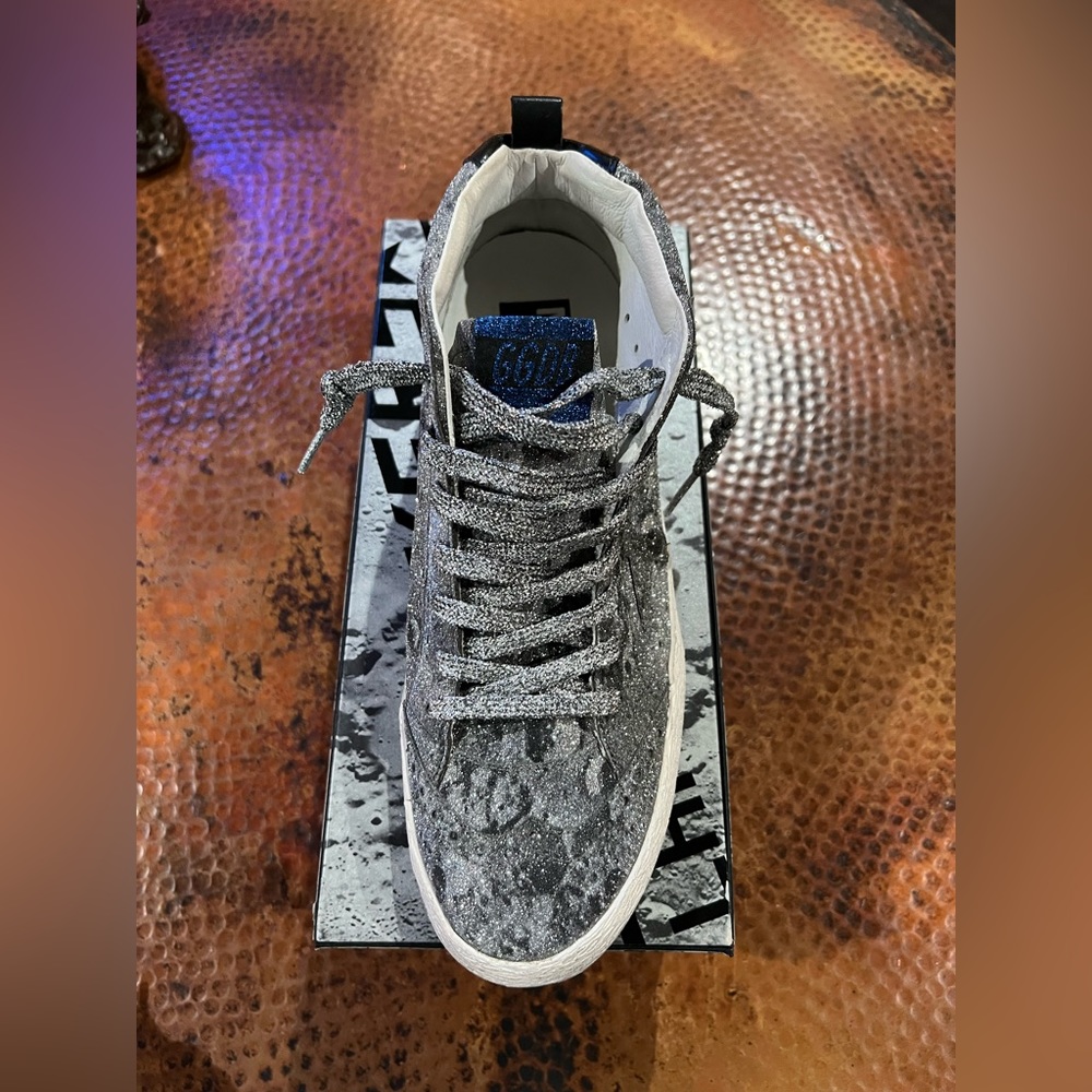 Golden Goose - Special Edition “Landed” - size 39